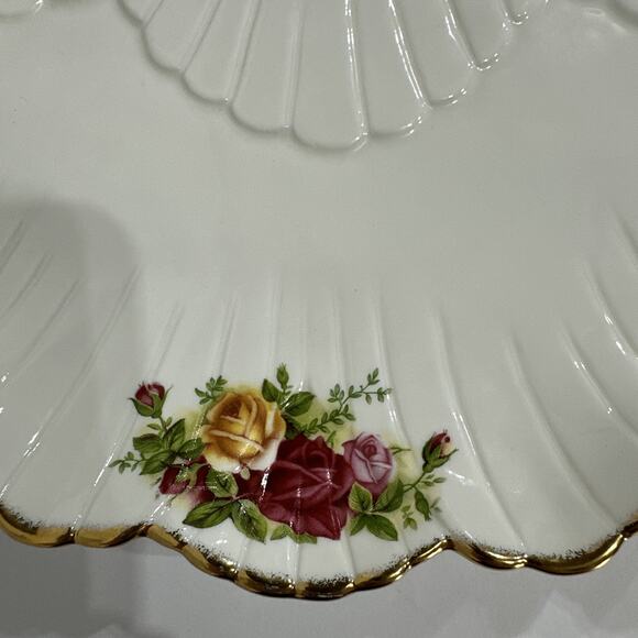 Royal Albert Old Country Roses Holiday Christmas Tree Chip and Dip Serving Bowl - Picture 3 of 4